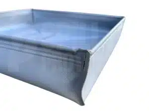 Bandeja contenedora compacta hecha en lona para contener derrames vista de cerca para mostrar detalles
