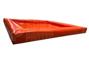 Batea contenedora con pared de espuma hecho en lona de pvc para contención de derrames vista en detalles de cerca