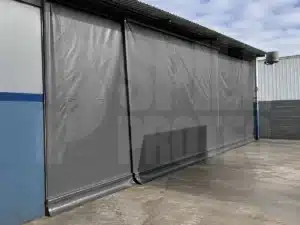 Cerramiento industrial enrollable en lona de pvc